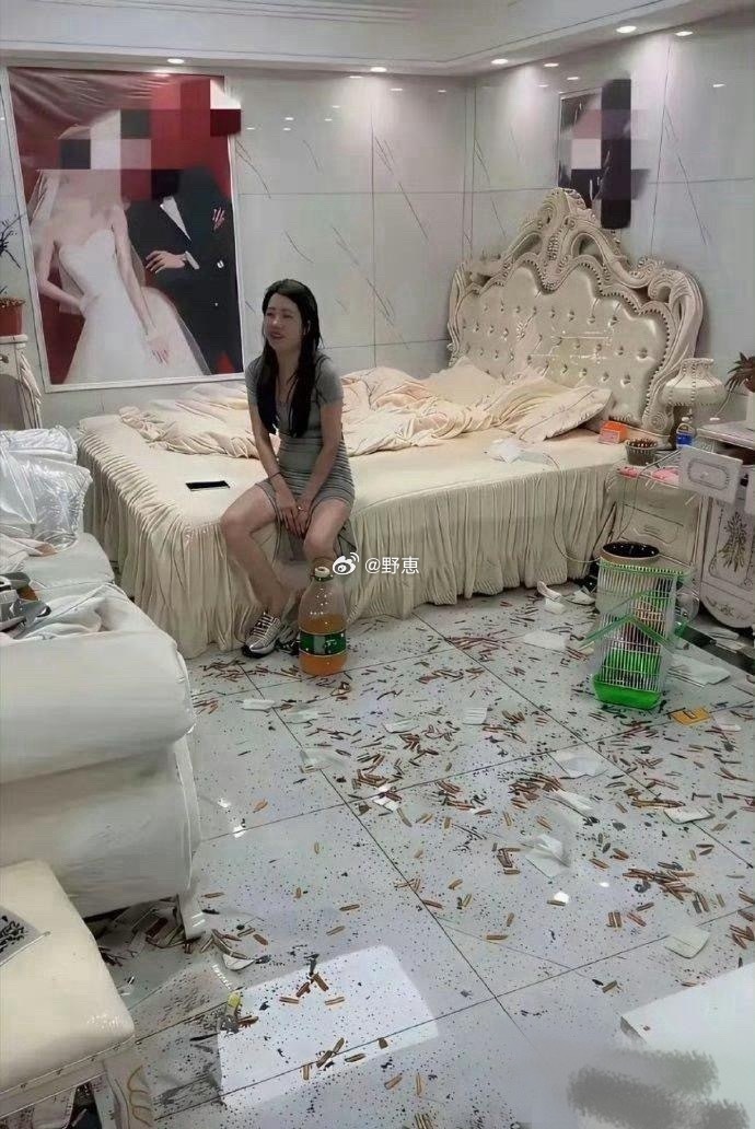不怪新娘一脸无奈，换谁都一样！ ​​​
