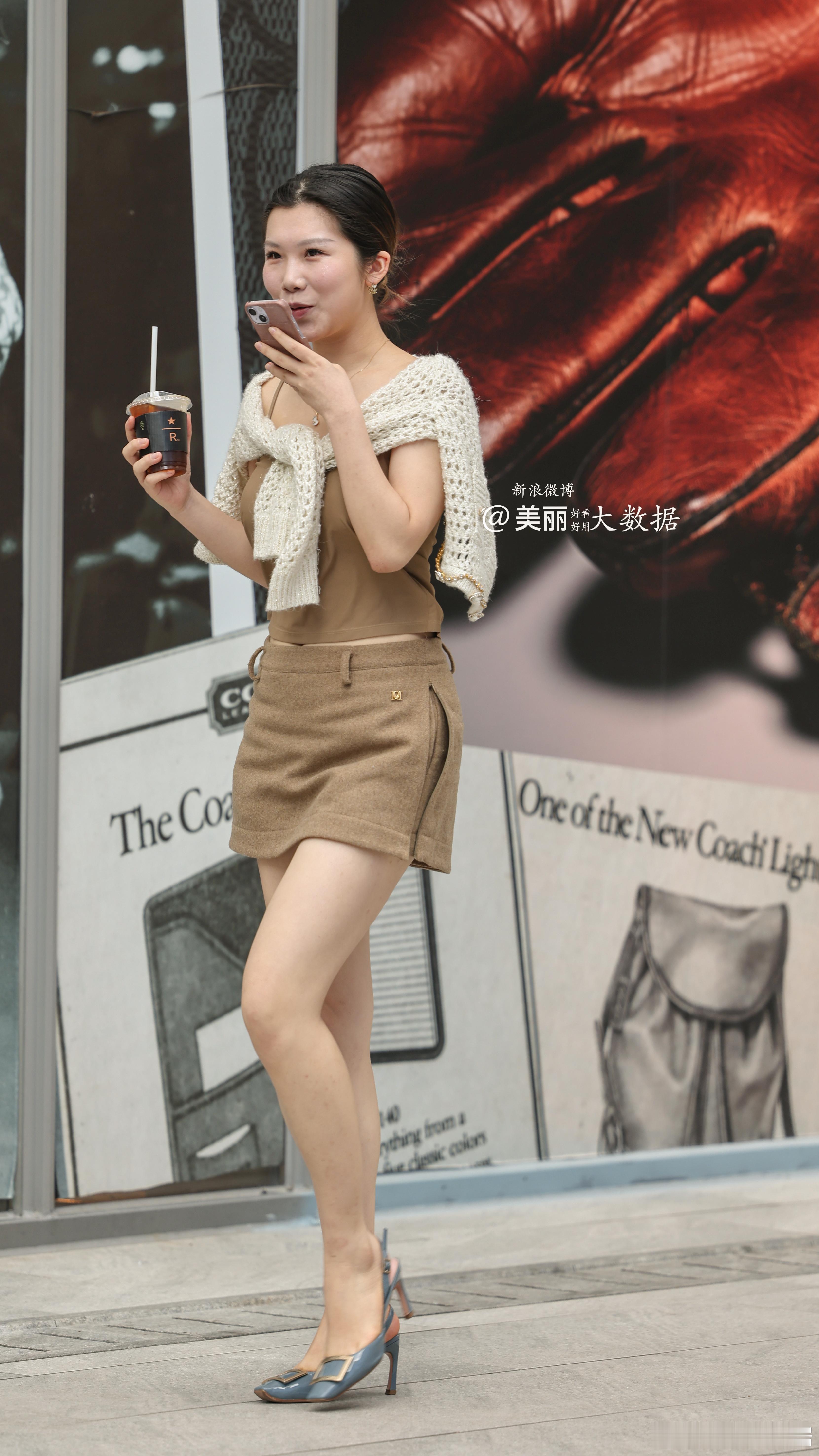 穿高跟鞋的小姐姐真的越来越少了。。。 