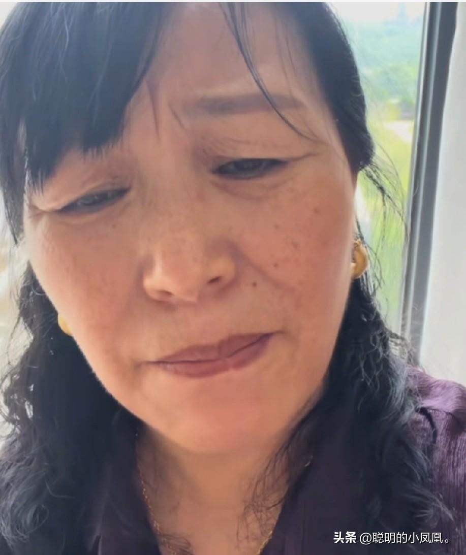 小故事！
    王金刚发愁了：这几天她心里非常难受，因为 老郭头叫她回东北老家