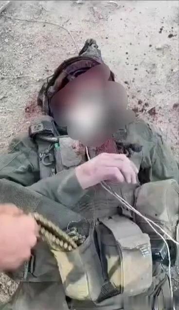 外媒公布新的视频显示，巴勒斯坦抵抗武装在一处检查站打死了七名以色列军人。边收集装