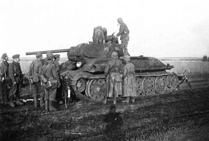 飞扬军事[超话] 1942年5月12日，第二次哈尔科夫战役开始，由于苏联统帅部在
