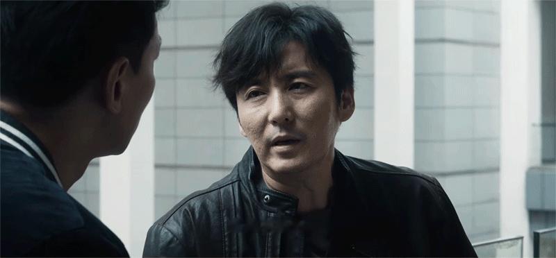 喷了，好幽默的转场。 