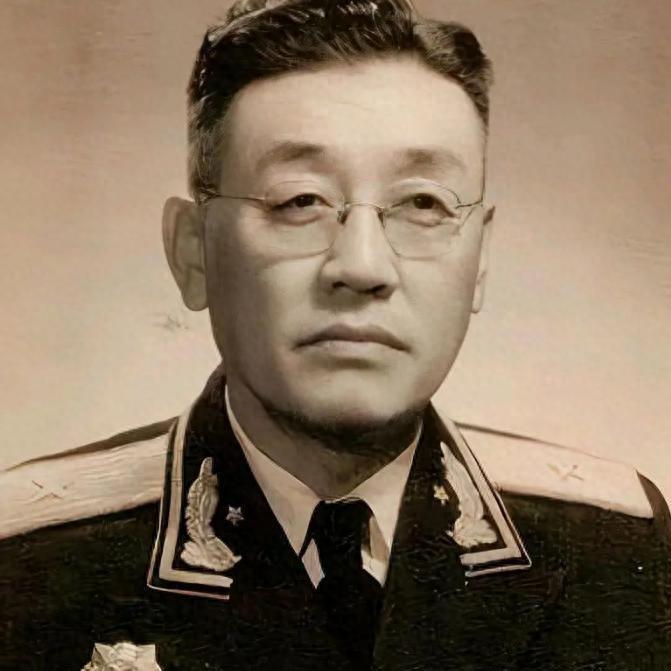 红军时他就是军长，1955年授衔却评为大校，毛主席：怎么也得少将

（1937年