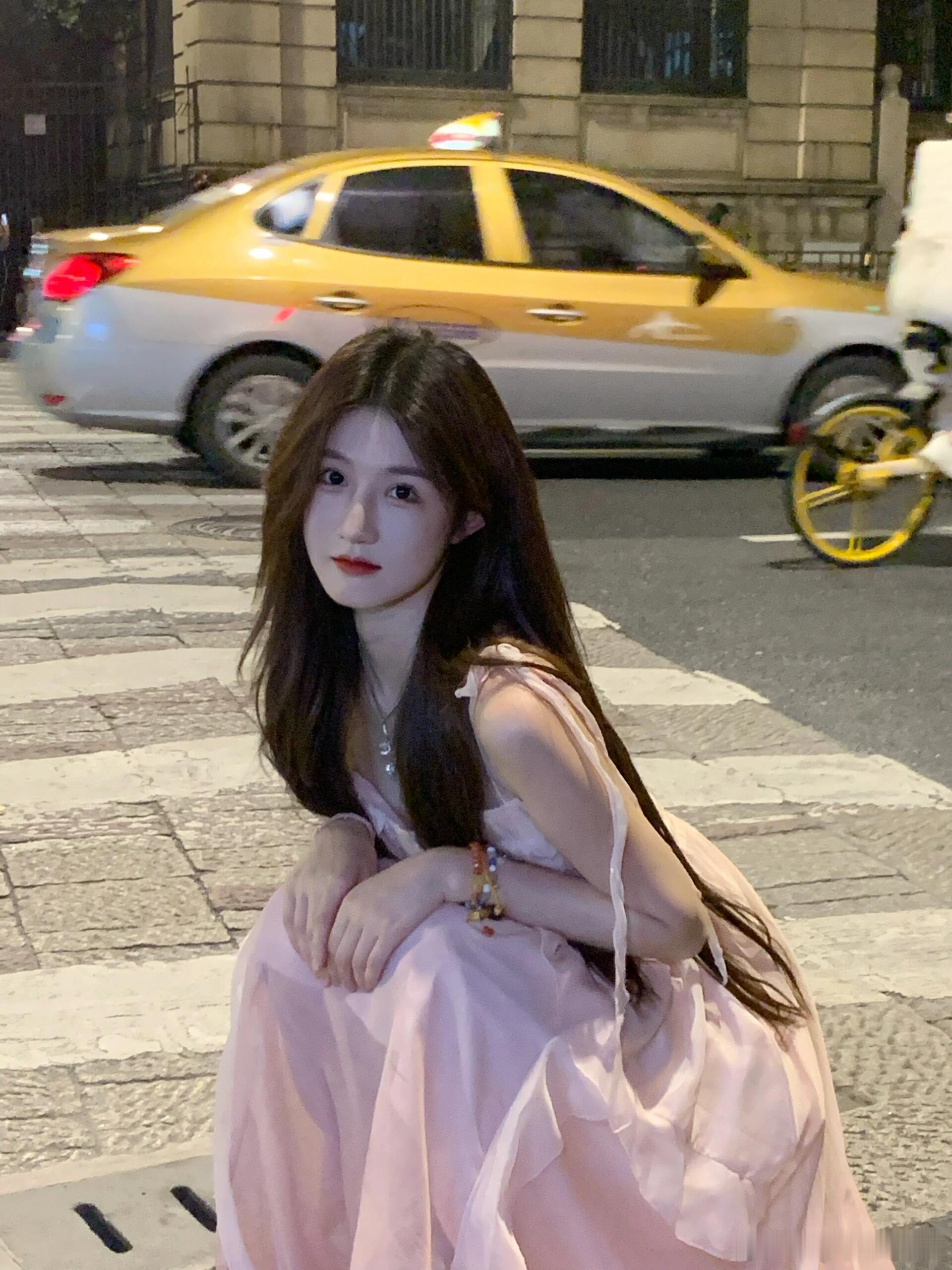 粉色好温柔约会穿～这几天一直在看情人节和姐妹出去约会的穿搭哈哈哈，直接翻到这组了