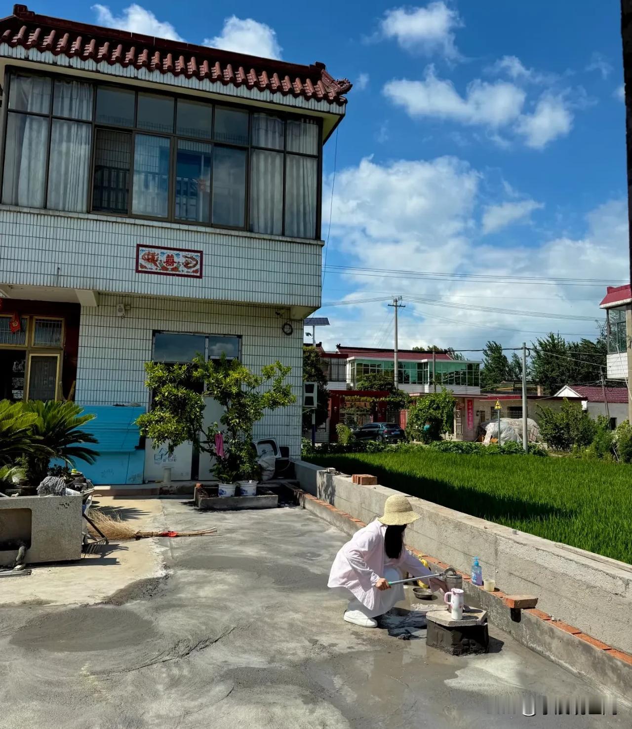 回乡下几天，换换环境，换换心情🏠
在城里上班久了，总觉得有点吵闹
很难有一片有