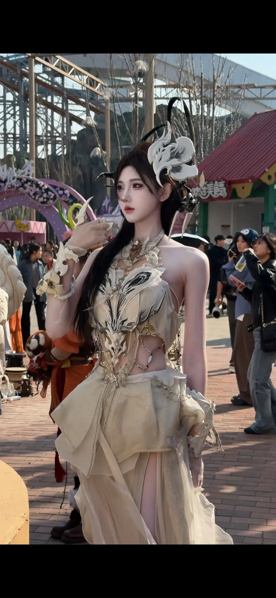 白骨精来啦。