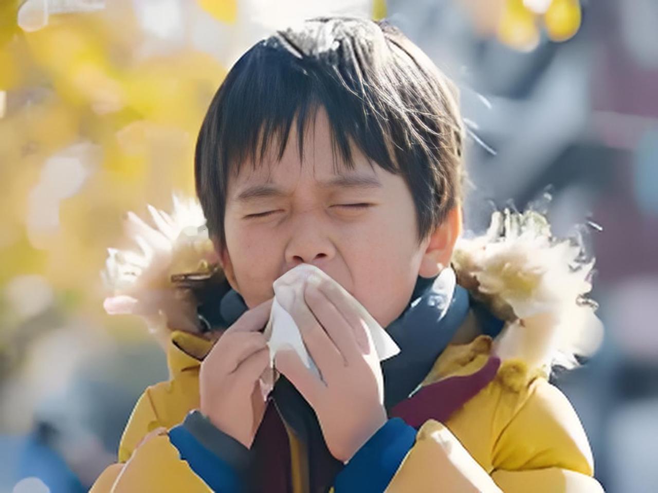 鼻病毒阳性率连升！无特效药无疫苗，这样应对才靠谱
 
近期身边感冒的人越来越多，