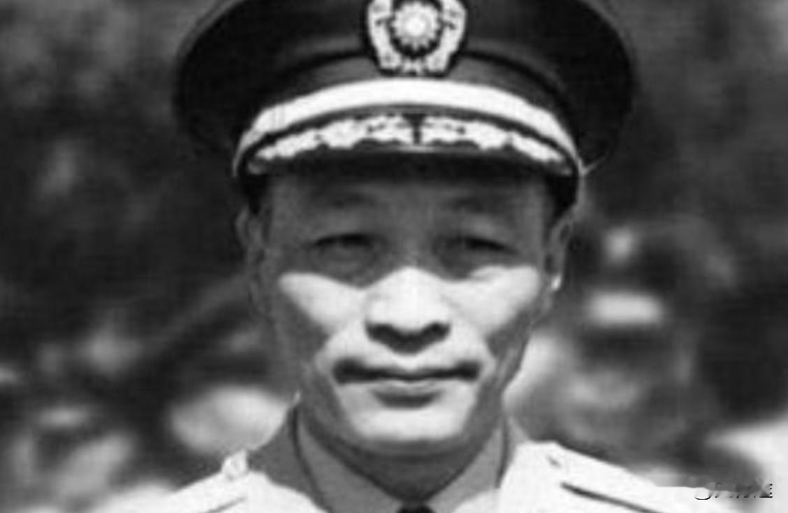 他是长期潜伏在毛主席身边的国民党“谍王”，却因对特务下手太狠被“自己人”怒斥是“