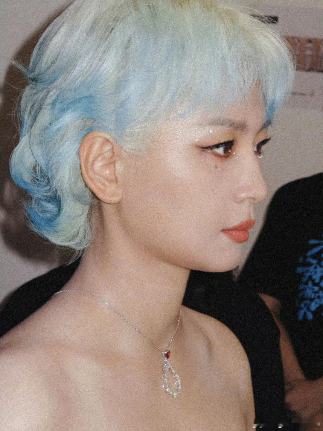 周笔畅周笔畅很苦恼超女后现象级爆火湖南卫视背后爆火后第一反应是拎行李归日常，周笔