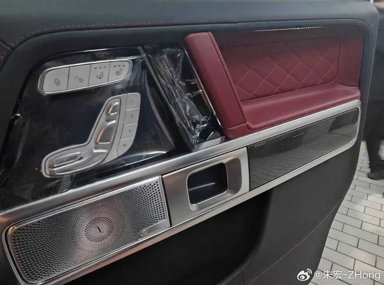 G63  白红927+A22主动式行驶控制57000+碳纤维方向盘12300+碳