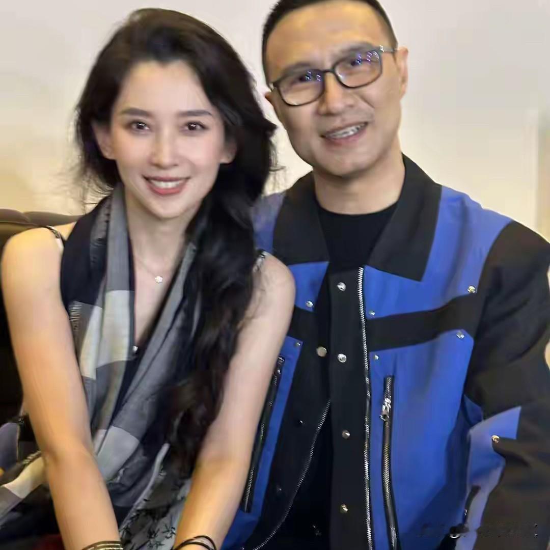 网传汪峰和森林北分手，森林北发骑马图配文“家里的草绿了吗”，这文案意味深长，瞬间