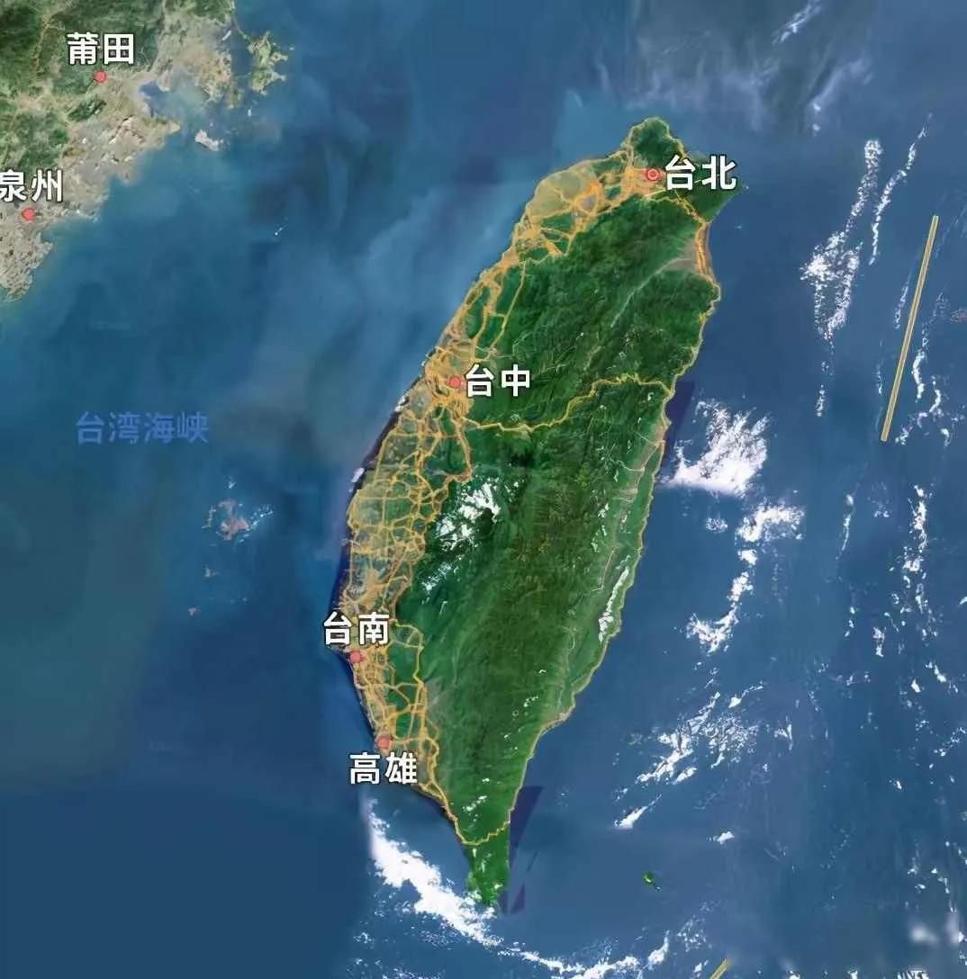 如今，两岸经济交流确实日益频繁，民众关注自身生活发展很正常。就像台积电在大陆设厂