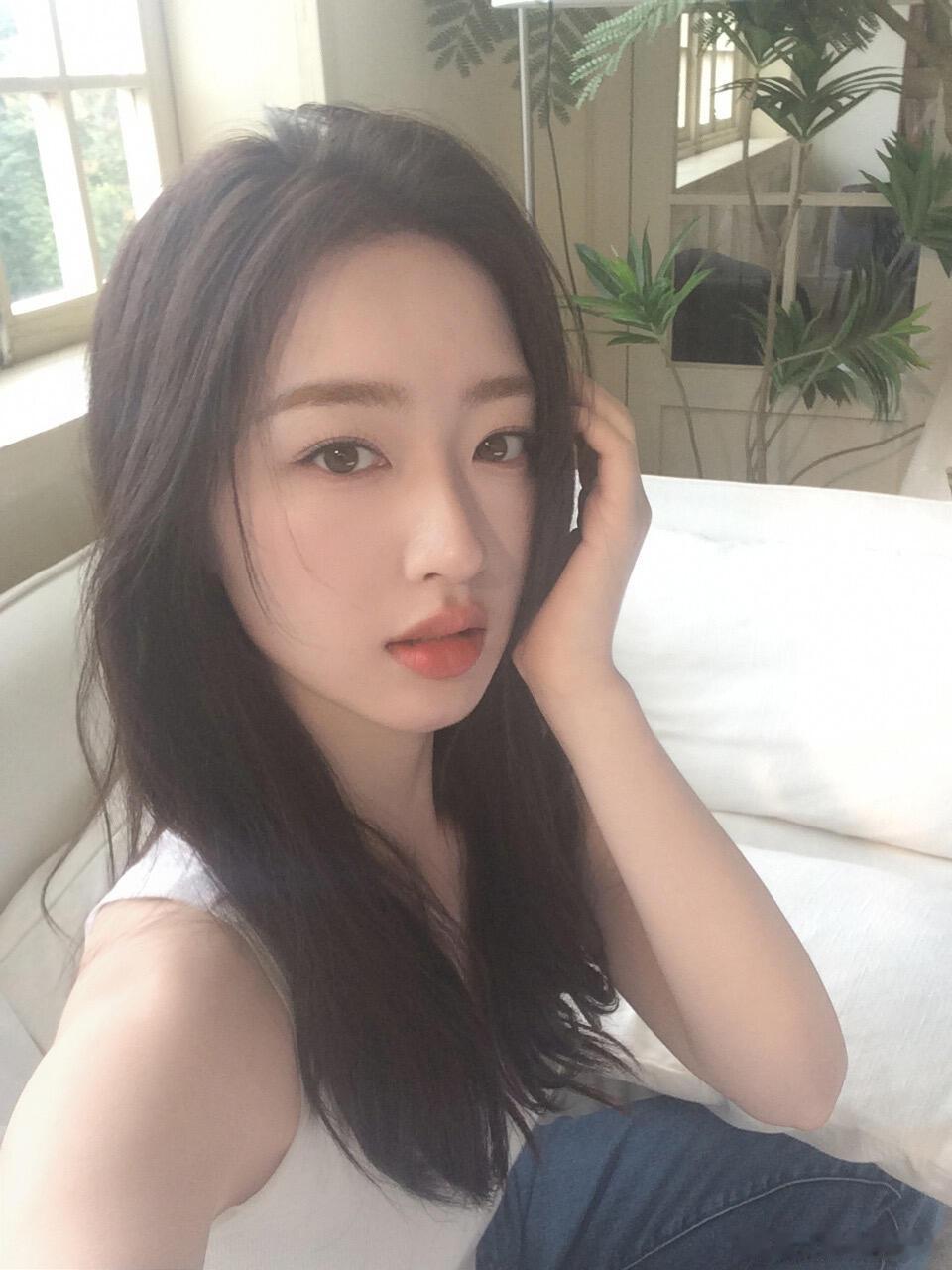 邓恩熙盯住 