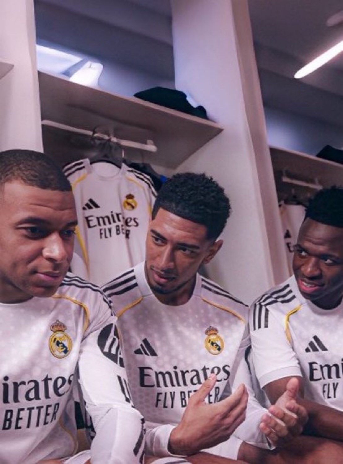 皇马半场2比1巴萨下半场小熊该进一个了[doge] ​​​