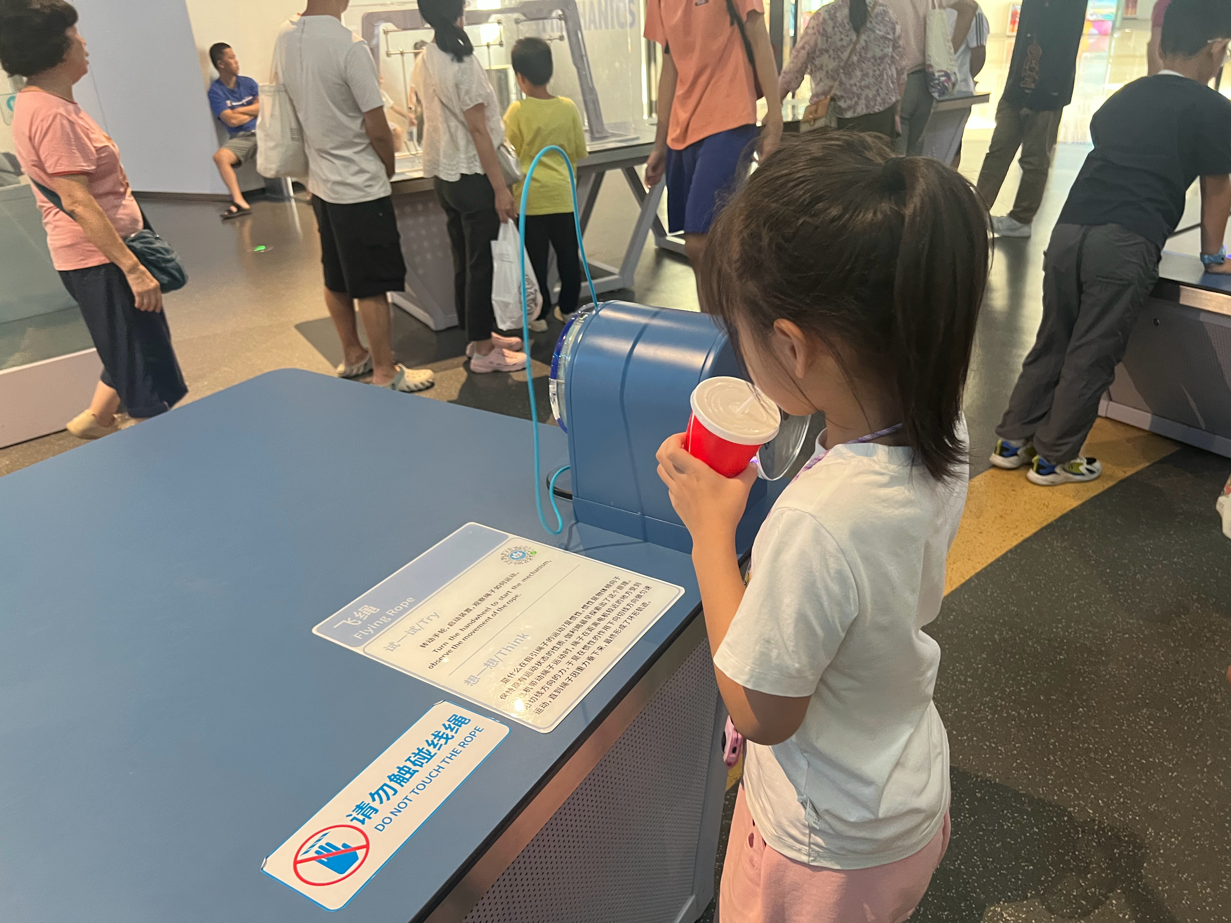 多些夸孩子，肯定孩子，让孩子越来越自信。最近米米的英文发音越来越准，学习热情高涨