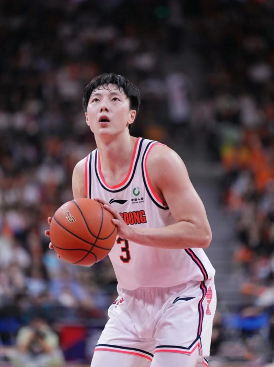 郭士强，为何会放弃胡明轩？
 
中国男篮正式公布了12人参赛大名单，从这份大名单