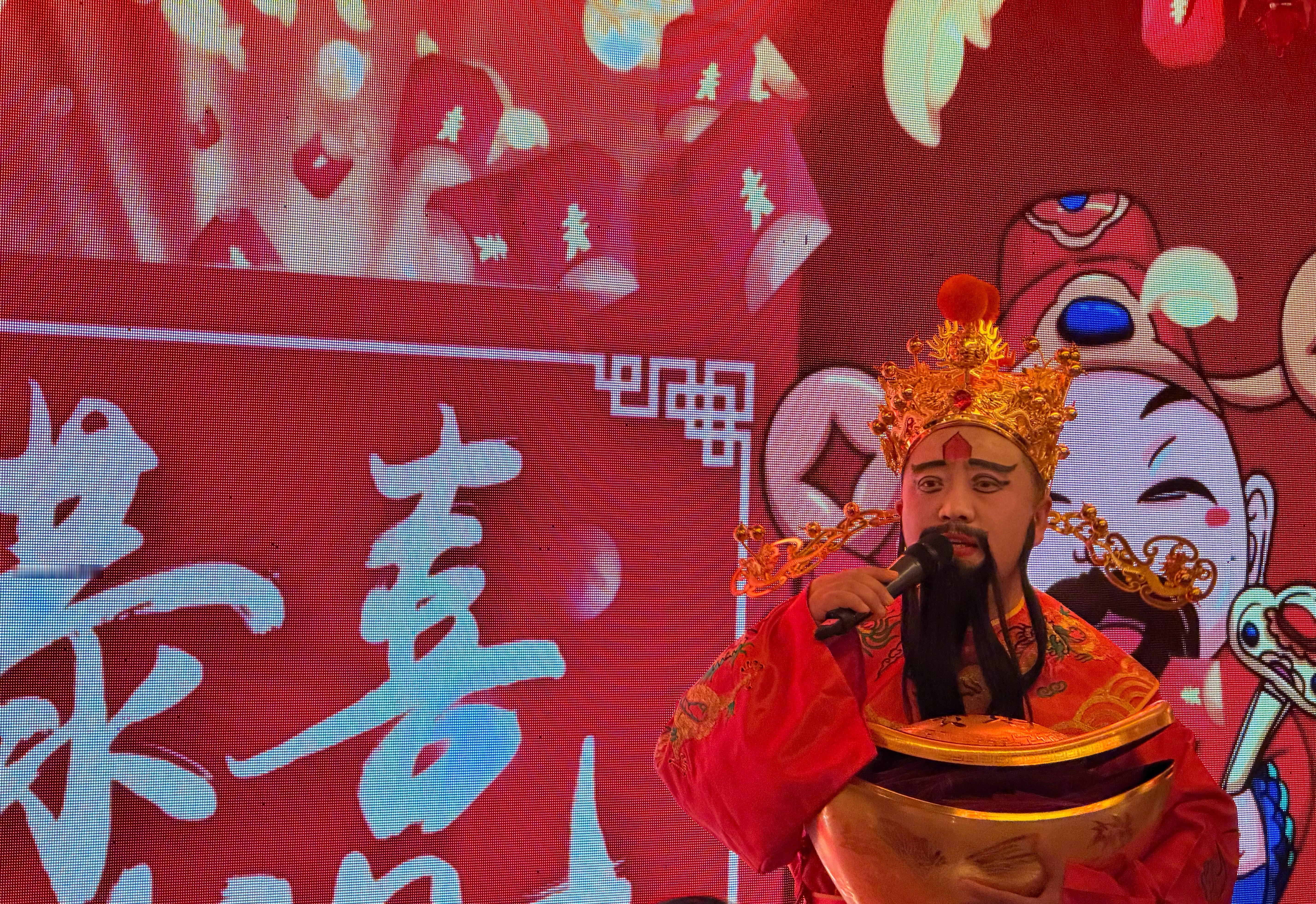 金饰价格涨到1600元金银暴跌后回升原因热点解读 金银此前的暴跌，系“情绪与杠杆