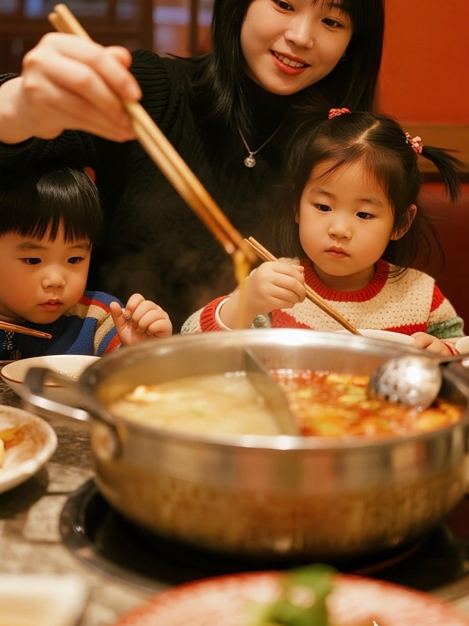 一个离异家庭，母亲独自把孩子拉扯大。
等孩子长大了，父亲突然冒出来，说孩子是他唯