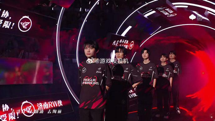 KPL很高兴遇见你 WB对战RW的比赛把电竞的热血展现得淋漓尽致，每一波团战都扣