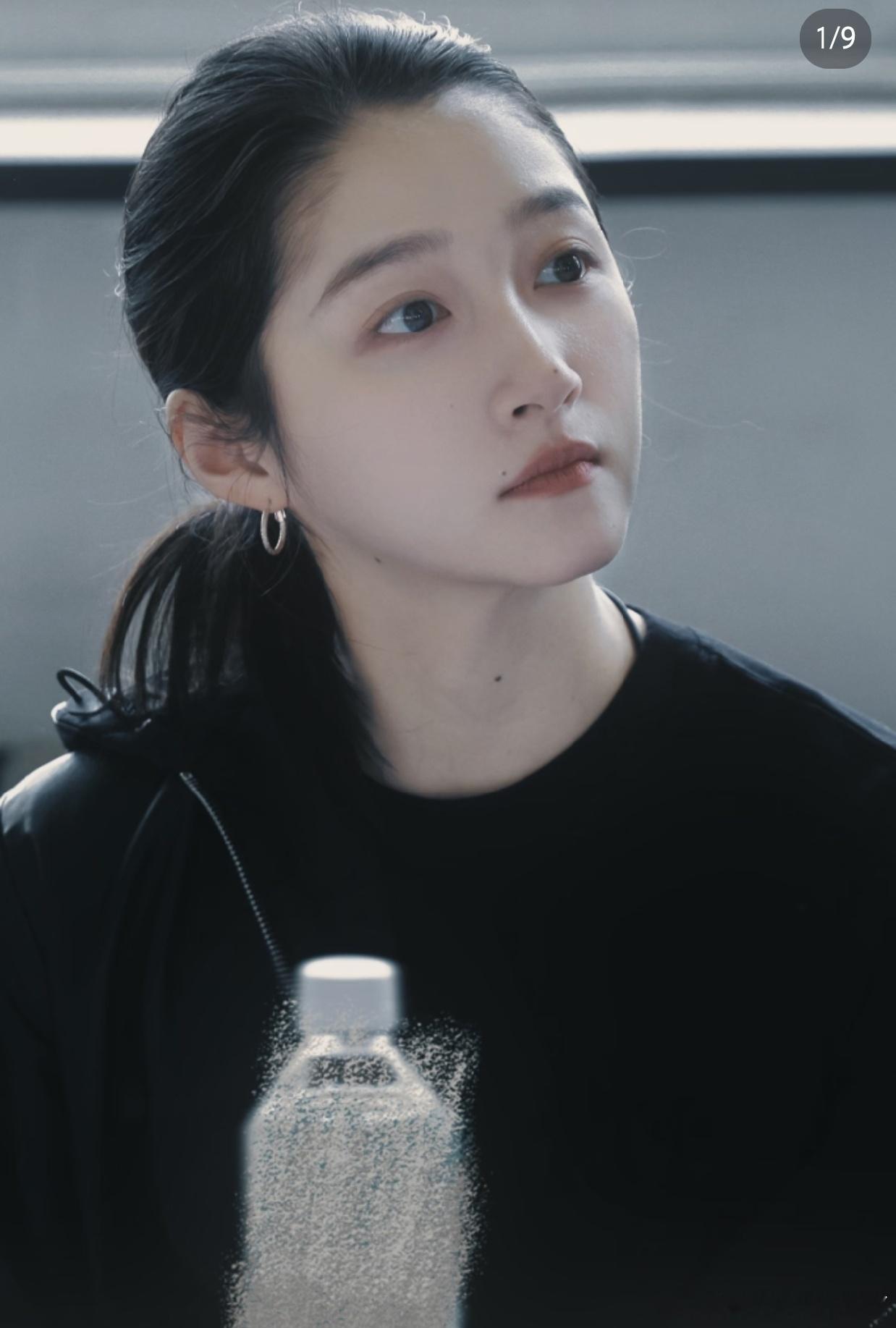 关晓彤好像变了， 倒不是外貌不一样了， 而是她现在好像比以前更成熟了，就像经历了