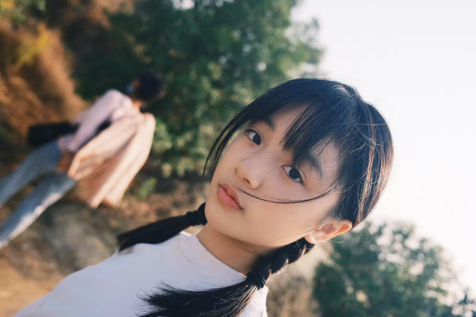 10后演活了课本里的葵花10后演苦难文学有多灵  从文字到光影，从盐城走向世界，