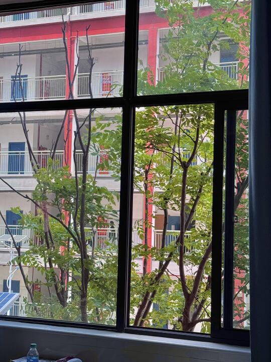 ▫️▫️该怎么向你描述作为班主任和年轻老师的我呢..二十几岁，没有了好...