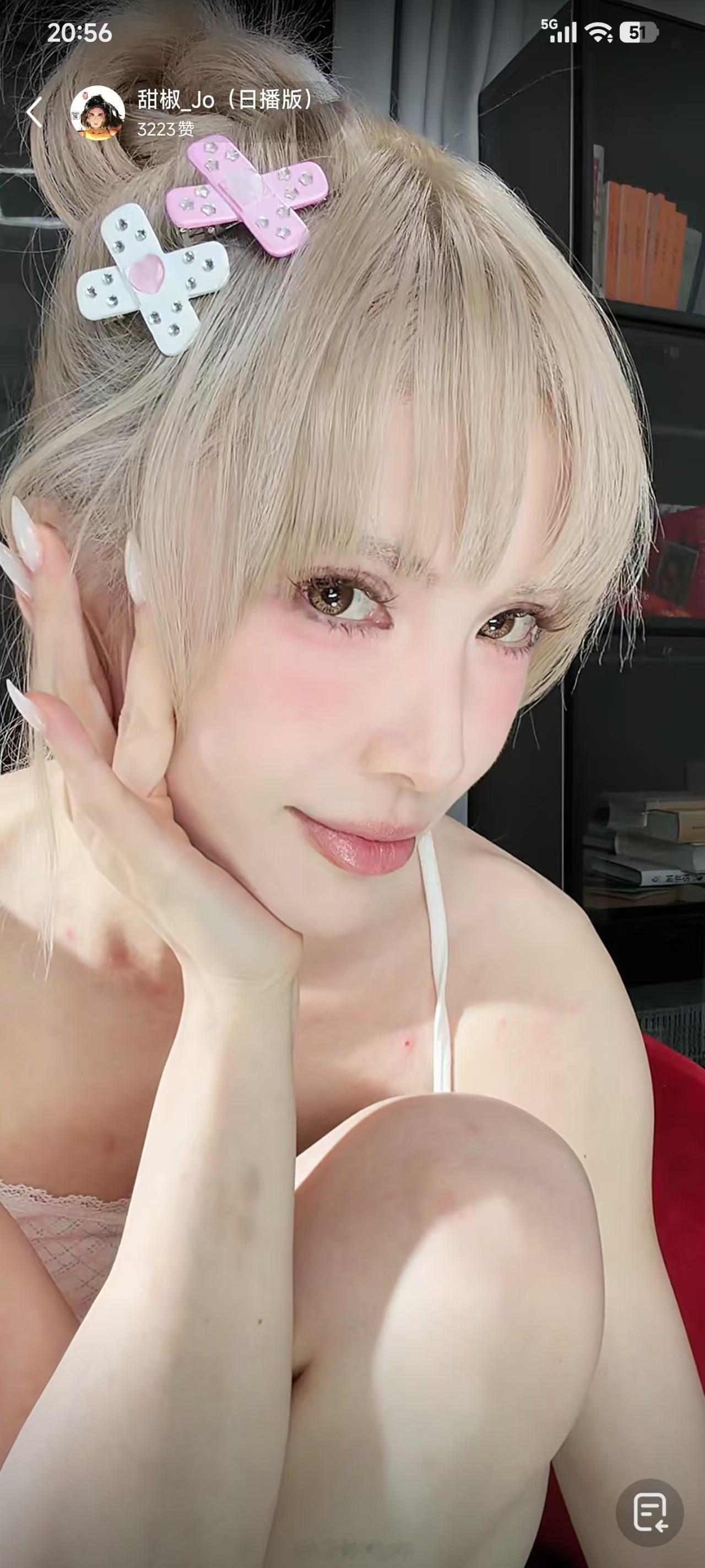 宝宝们，今晚超鲜墨鱼滑和虾滑重磅上新啦！鲜甜q弹程度超乎你想象，每一口都能吃到墨