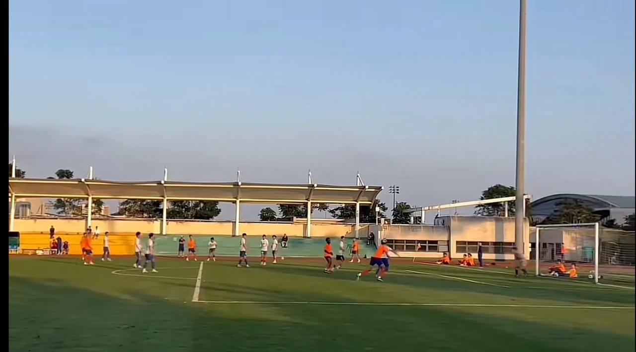 泰山队和U19的第二场热身赛以8：0结束。
克雷桑，帕托和刘国宝均梅开二度！吴兴