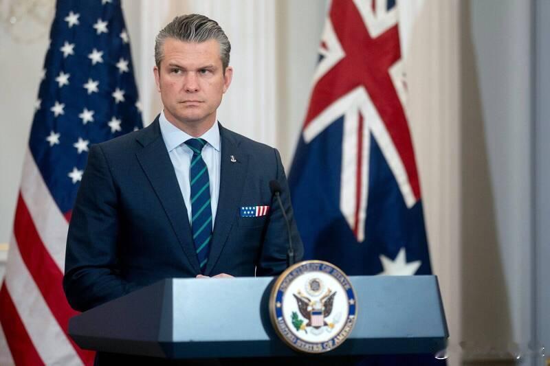 【屁股决定脑袋？赫格塞斯2016年曾称：军人有义务拒绝非法命令】海外新鲜事 美国