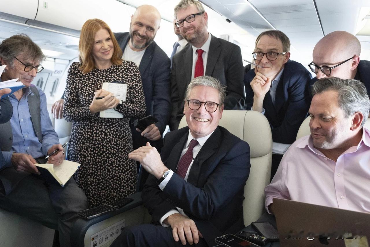 【最新消息：英国首相的幕僚长辞职】
伦敦时间2026年2月8日，英国天空新闻线上