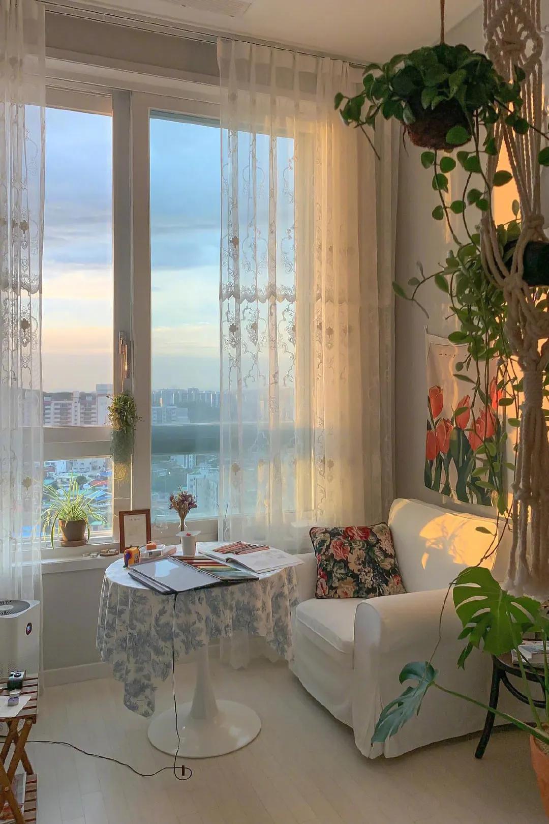 你发现了吗？
好多四五十岁的姐妹，
每天除了上下班两点一线，
基本上没什么社交了