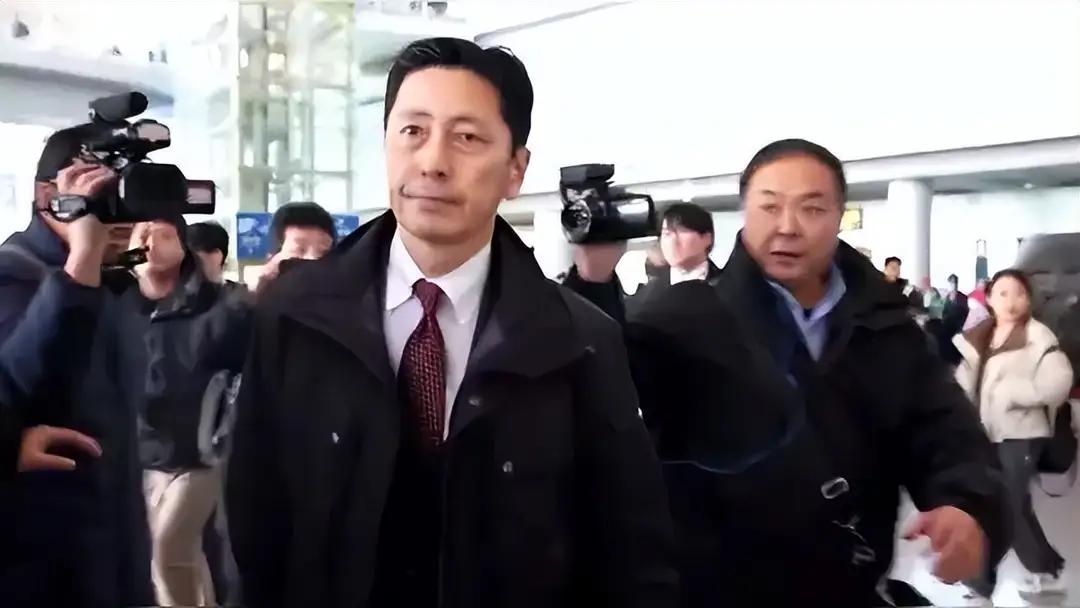 日本外务相“连滚带爬”离场！中方“不满意”三个字炸响外交场，现场细节曝光

开篇