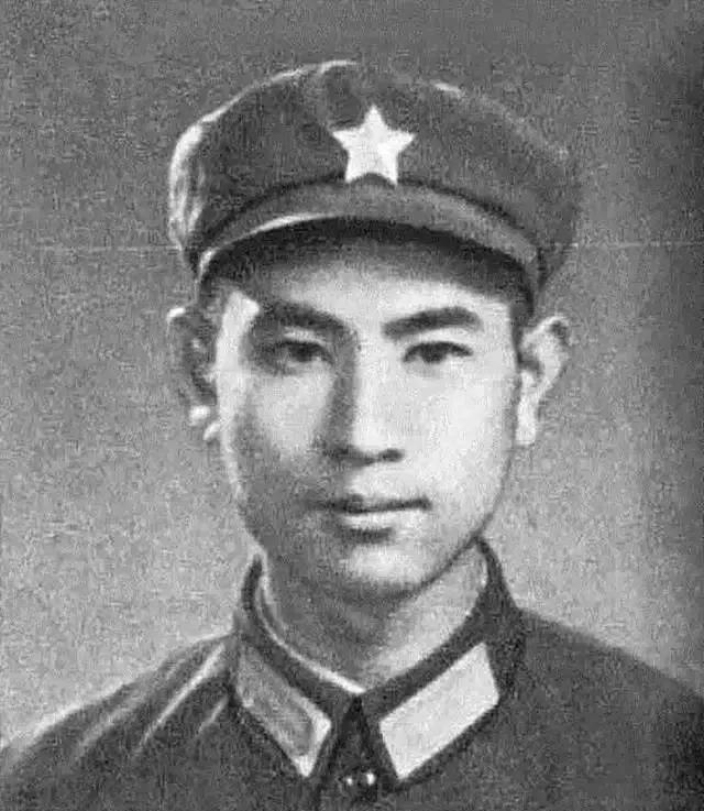 1979年，罗正和偷袭越军阵地时，手中的枪忽然打不响，而越军已经发现了他，他大惊