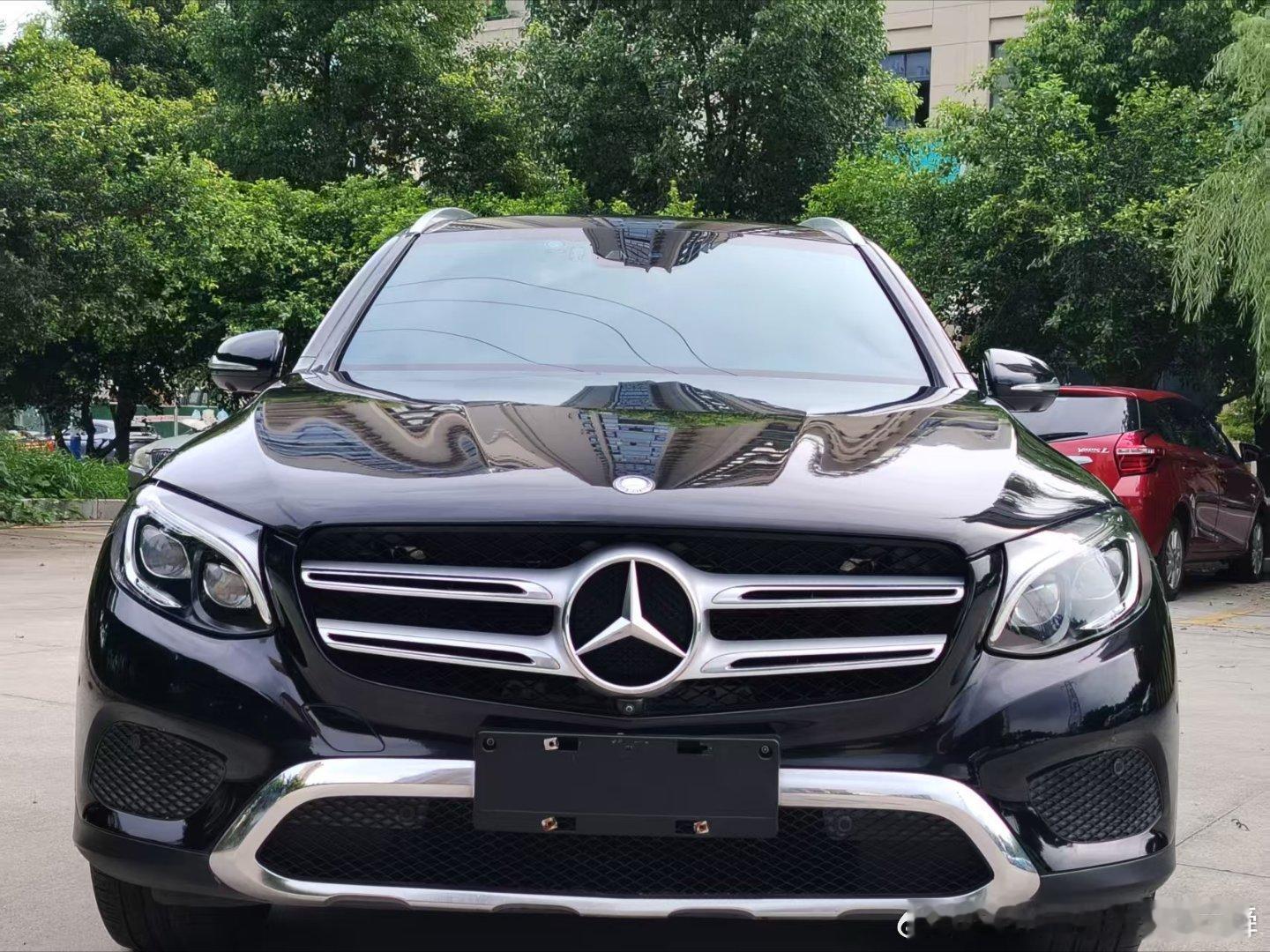 【车辆名称】奔驰GLC300 4MATIC 豪华型【上牌时间】2016年11月【