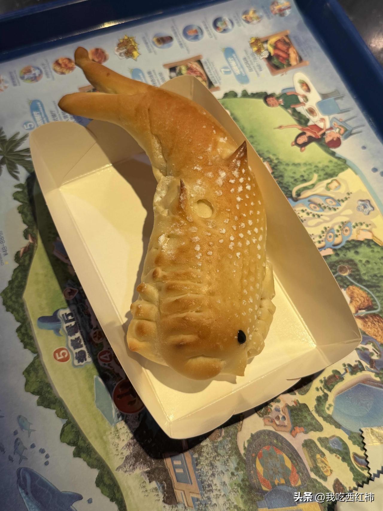 服务员突然意识到给我的面包坏了，我拒绝换
在珠海长隆海洋馆看过表演后，就移步到了