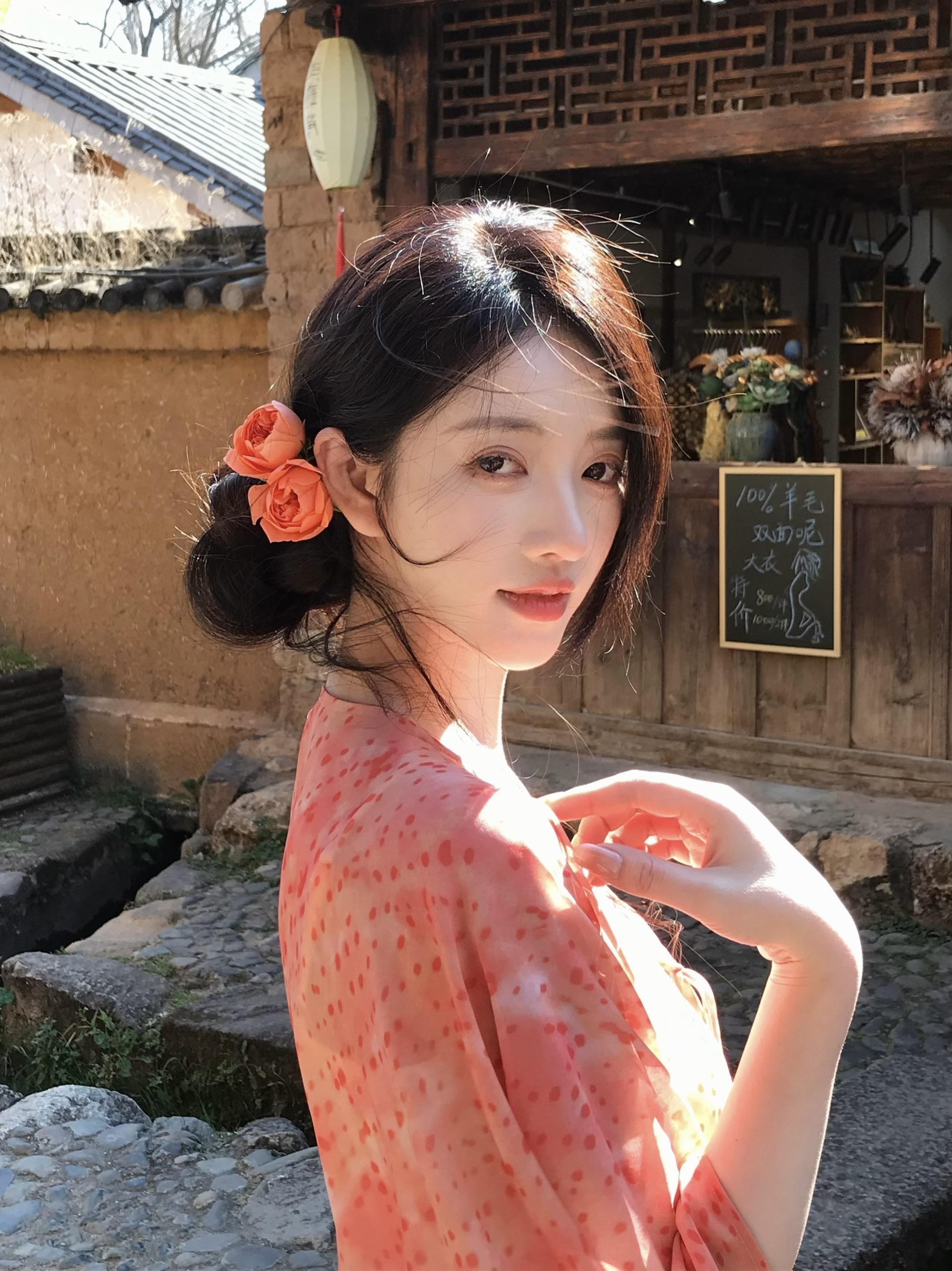 仿佛只需你静静看我一眼