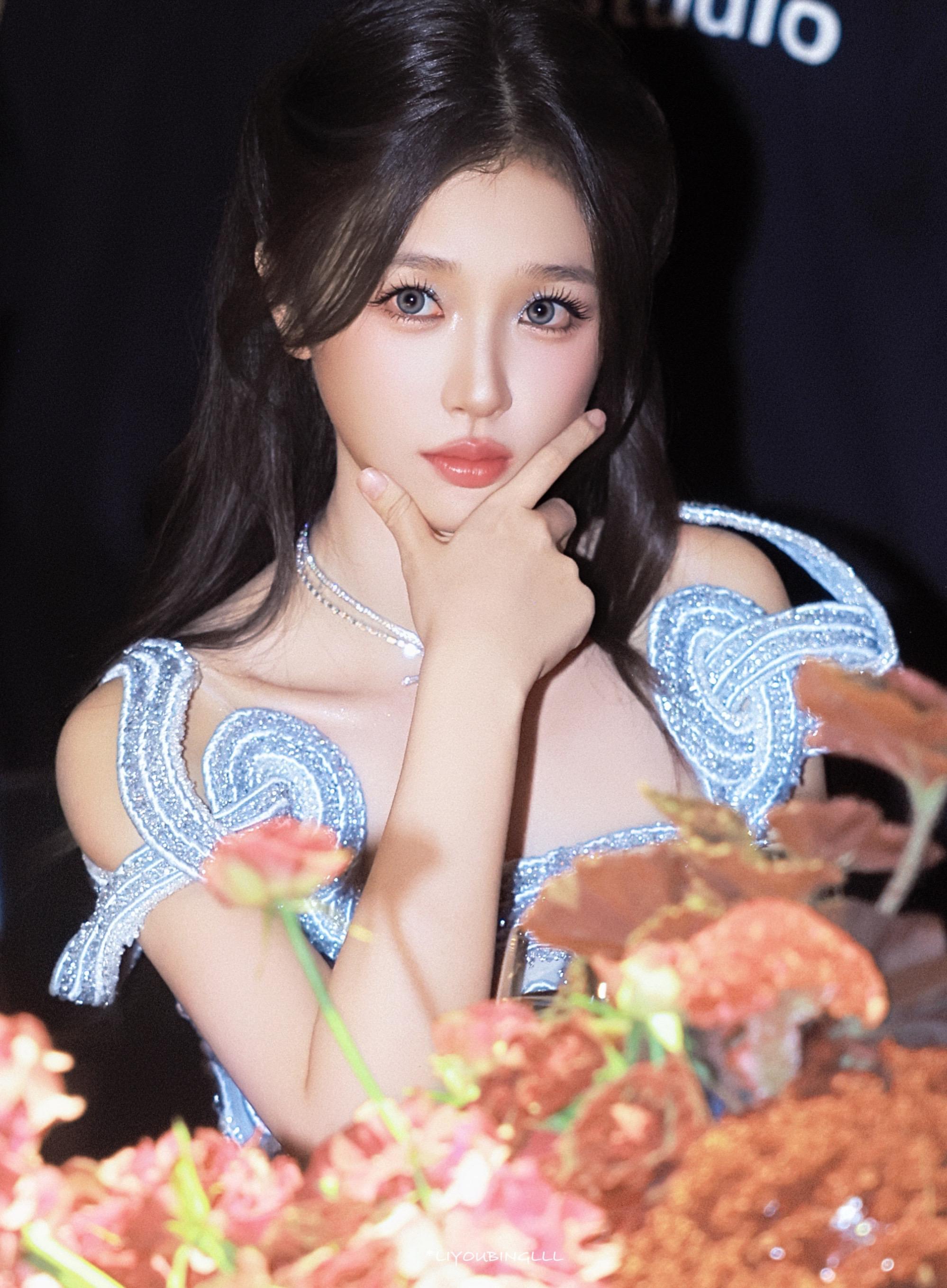 看得出她是个公主 美得一愣一愣的