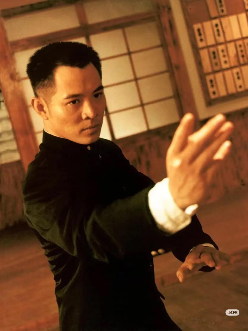 偷换偷换心脏、贪污善款、抛妻弃子，李连杰身上的标签哪个才是真的？

贪污善款、抛