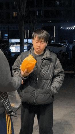 小哥哥，这世界满是套路，我受不了了。