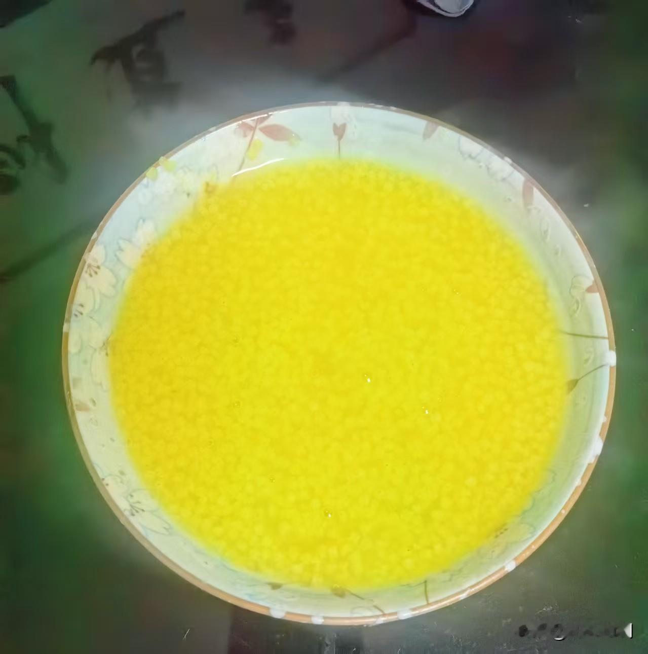  在这个世界上，能够给你最大理解、支持和鞭策的人，正是你自己。相信自己，才能成为