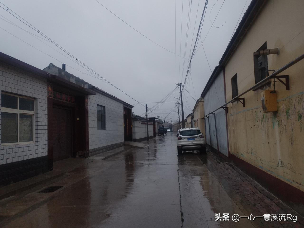 众友友早上好！
今天是6月6日星期六，今天是个好日子，三个六是六六大顺！愿一切事