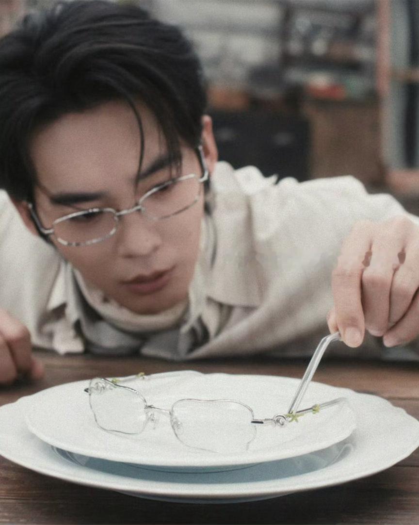 于适出镜Gentle Monster 2026 Veggie系列全新视觉大片，清