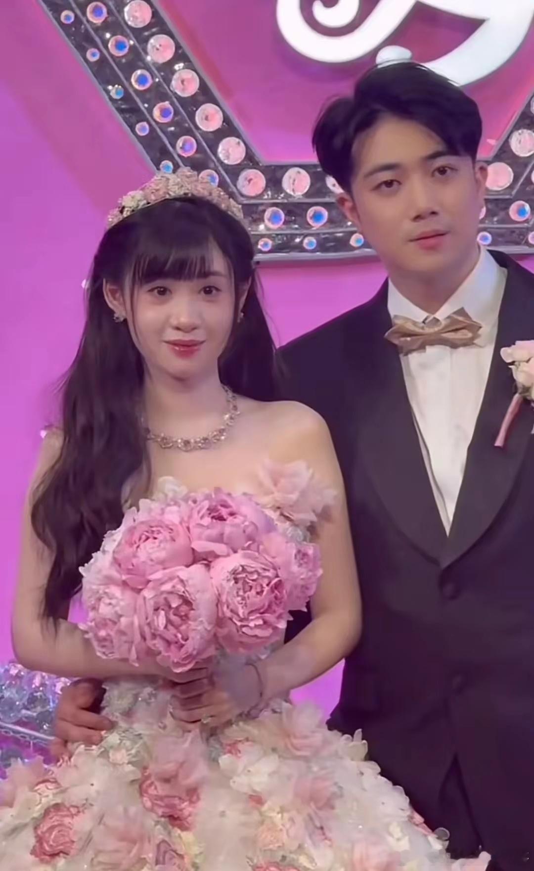 #特步千金与七匹狼公子婚礼# 特步千金与七匹狼公子婚礼，世纪联姻 ​​​