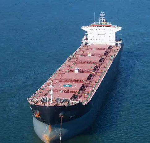 美国再次出手，这次直接在我们的家门口把游轮给扣了下来。
 
这艘油轮是来自委内瑞