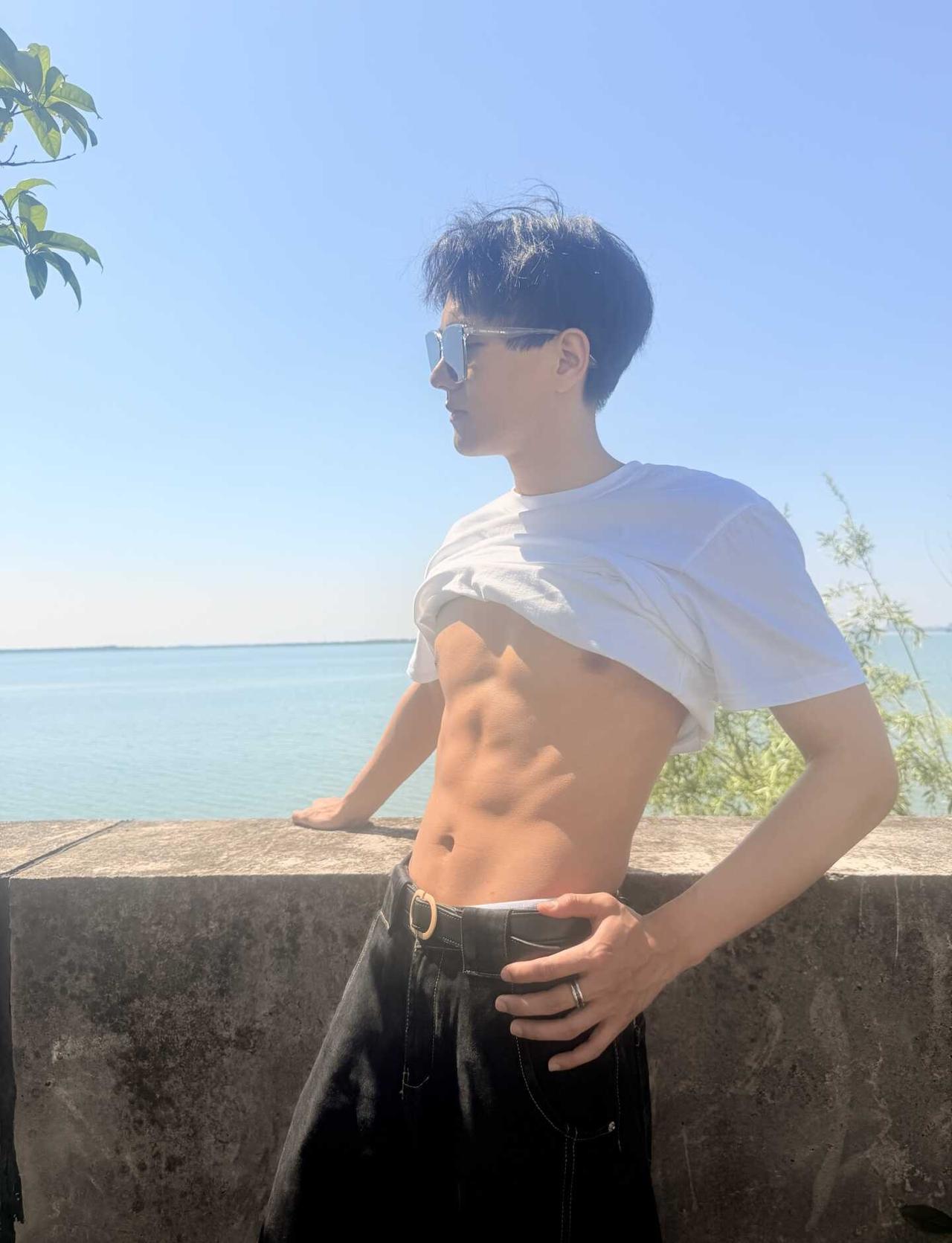 夏天就要有夏天的样子～
夏天 阳光男孩 随拍