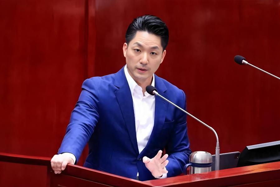 蒋万安也将矛头对准了中国大陆！对于赖清德无法窜访一事，蒋万安给出的回应是：“谴责