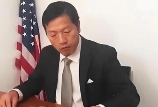 2018年，东北一高校教授卖掉北京房产，携领全家赴美定居，走前怒放“豪言”：中国