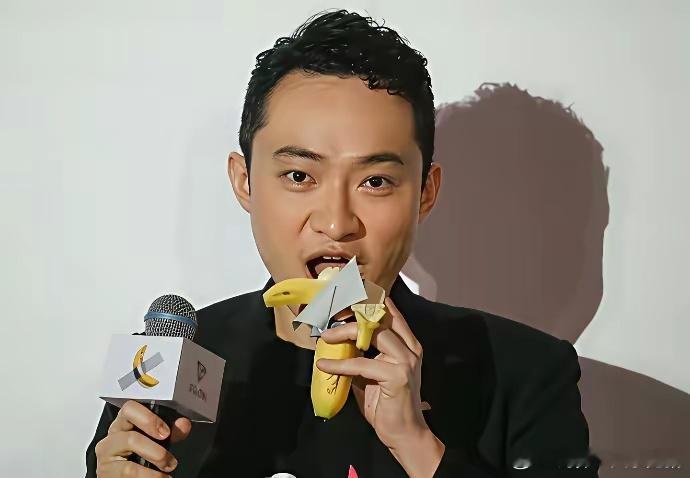 原来那根4500万的天价香蕉，买家竟是孙宇晨，富豪的世界看不懂​​​​