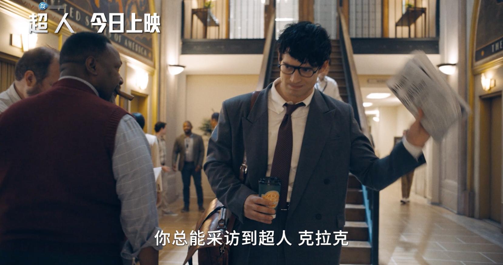 是人是狗都在秀只有超人在挨揍这版超人完美诠释什么叫能力越大，挨打越多，但正是这些