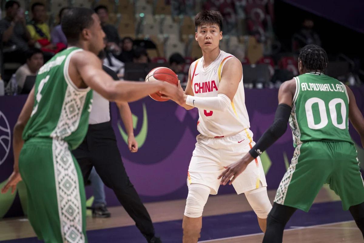 中国男篮vs沙特男篮 93-88，最终只赢了5分，从比分以及分差来看上，虽然一度